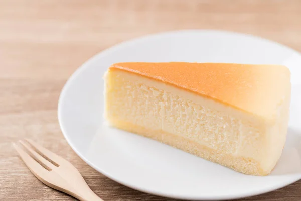 Φέτα Του Cheesecake Βανίλια Λευκό Πιάτο Πιρούνι — Φωτογραφία Αρχείου