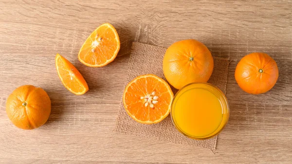 Miel Fresca Murcott Fruta Jugo Naranja Sobre Fondo Madera Bebida — Foto de Stock