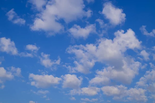 Cielo Azul Con Nubes Blancas Día Fondo Natural — Foto de Stock