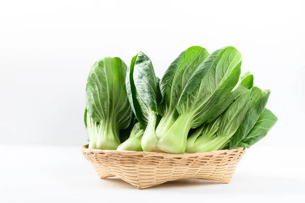 Bok Choy Fresco Pak Choi Cavolo Cinese Cestino Bambù Sfondo — Foto Stock