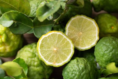 Yapraklı Kaffir limonu, Tayland yemeği malzemesi, Üst Manzara