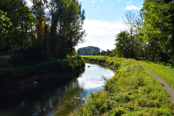 Vue Sur Rivière Dans Paysage Rural — Photo