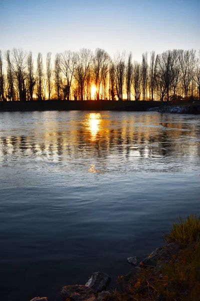 Muzza nehrinde inanılmaz bir gün batımı
