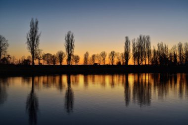 Muzza nehrinde inanılmaz bir gün batımı
