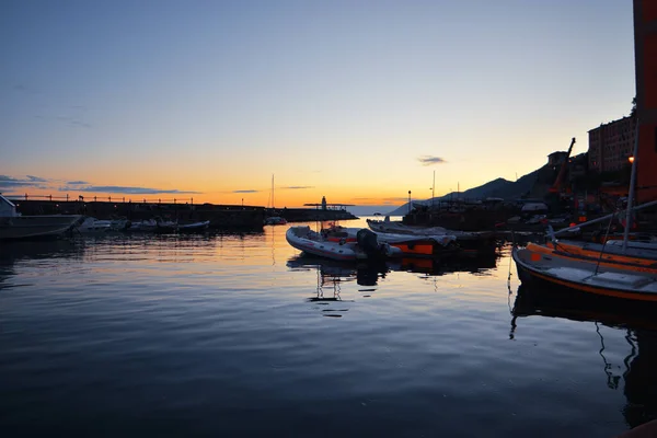 Прекрасный Восход Солнца Над Небольшим Портом Камогли Лигурии — стоковое фото