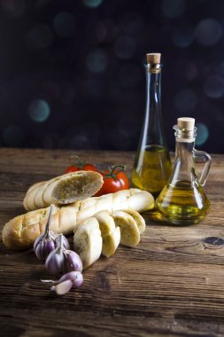 Taze zeytin yağı, baget ekmek, zeytin