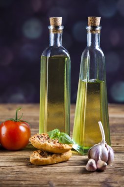 Taze zeytin yağı, baget ekmek, zeytin