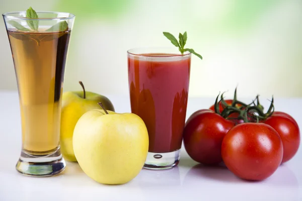 Fruits, légumes, jus de fruits, jus de légumes, aliments sains — Photo