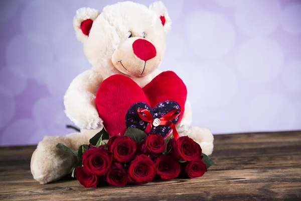 Day of love, Valentine's Day, roses and a teddy bear. — 图库照片