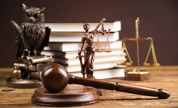 Golden scales of justice, books, Statue of Lady Justice. Owl and paragraph — Stok fotoğraf