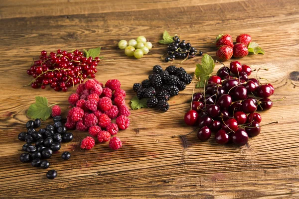 Forest fruit jam Jars of jam, fruit Jars of preserves, jams, fruit