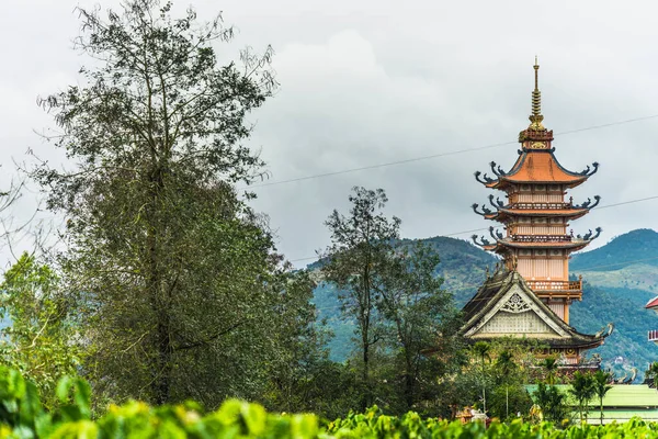 位于越南嘉莱的 Buu Minh 塔景观 越南宝塔的皇家优质免费股票形象景观 宗教和景观概念 — 图库照片