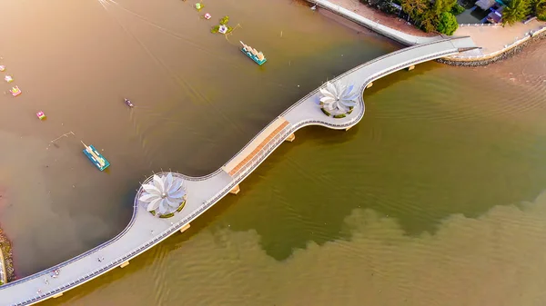 Высоты Птичьего Полета Открывается Любовный Мост Набережная Нинь Центре Города — стоковое фото
