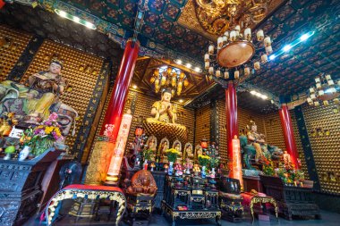 Ho Chi Minh, Vietnam - 26 Aralık 2020: Thousand Buddha Temple veya Chua Van Phat pagoda in District 5, Ho Chi Minh City, Vietnam