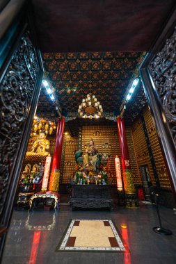 Ho Chi Minh, Vietnam - 26 Aralık 2020: Thousand Buddha Temple veya Chua Van Phat pagoda in District 5, Ho Chi Minh City, Vietnam