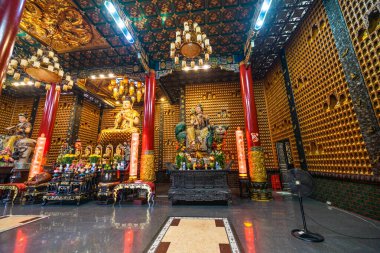 Ho Chi Minh, Vietnam - 26 Aralık 2020: Thousand Buddha Temple veya Chua Van Phat pagoda in District 5, Ho Chi Minh City, Vietnam