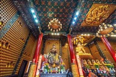 Ho Chi Minh, Vietnam - 26 Aralık 2020: Thousand Buddha Temple veya Chua Van Phat pagoda in District 5, Ho Chi Minh City, Vietnam