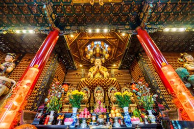 Ho Chi Minh, Vietnam - 26 Aralık 2020: Thousand Buddha Temple veya Chua Van Phat pagoda in District 5, Ho Chi Minh City, Vietnam