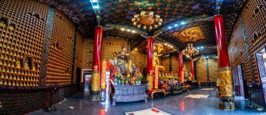 Ho Chi Minh, Vietnam - 26 Aralık 2020: Thousand Buddha Temple veya Chua Van Phat pagoda in District 5, Ho Chi Minh City, Vietnam