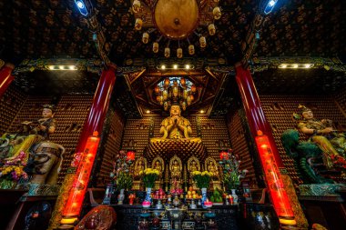 Ho Chi Minh, Vietnam - 26 Aralık 2020: Thousand Buddha Temple veya Chua Van Phat pagoda in District 5, Ho Chi Minh City, Vietnam