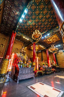 Ho Chi Minh, Vietnam - 26 Aralık 2020: Thousand Buddha Temple veya Chua Van Phat pagoda in District 5, Ho Chi Minh City, Vietnam