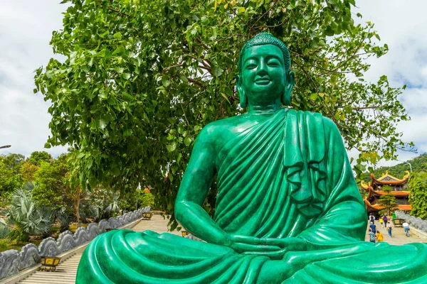 Большая Статуя Гуаньинь Бодхисаттвы Горе Пагоде Куок Вьетнамское Имя Трук — стоковое фото