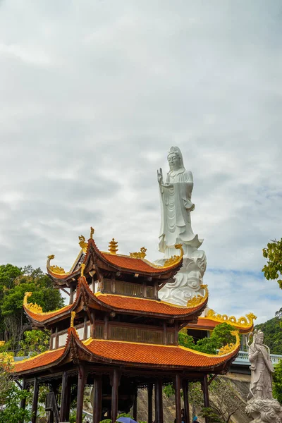 Grande Statua Guanyin Bodhisattva Sul Monte Quoc Pagoda Nome Vietnamita — Foto Stock