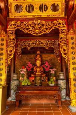 Phu Quoc Adası, Vietnam - 10 Ocak 2021: Ho Quoc pagoda 'nın (Vietnamca adı Truc Lam Thien Vien) geniş açılı görünümü, dağdaki büyük guanyin bodhisattva heykeli, Phu Quoc Adası, Vietnam