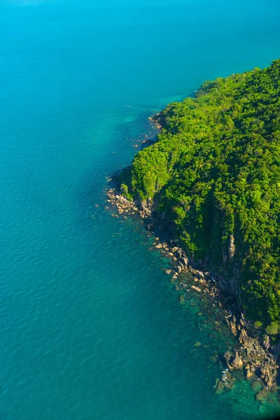 Vista Aérea Das Ondas Mar Fantástica Costa Rochosa Ilha Hon — Fotografia de Stock