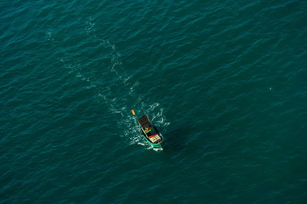 Vista Aérea Los Barcos Pescadores Tradicionales Alineados Puerto Thoi Ciudad — Foto de Stock