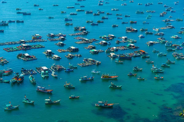 Vista Aérea Barcos Pescadores Tradicionais Alinhados Porto Thoi Cidade Duong — Fotografia de Stock