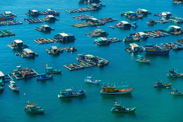 Vista Aérea Barcos Pescadores Tradicionais Alinhados Porto Thoi Cidade Duong — Fotografia de Stock