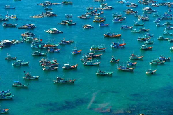 Vista Aérea Los Barcos Pescadores Tradicionales Alineados Puerto Thoi Ciudad — Foto de Stock