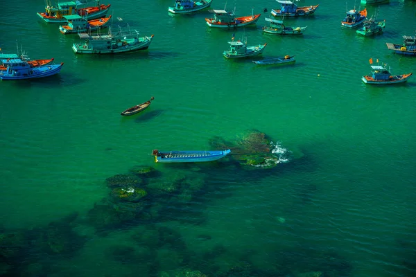 Vista Aérea Los Barcos Pescadores Tradicionales Alineados Puerto Thoi Ciudad —  Fotos de Stock