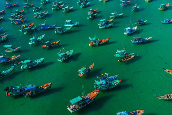 Vista Aérea Barcos Pescadores Tradicionais Alinhados Porto Thoi Cidade Duong — Fotografia de Stock