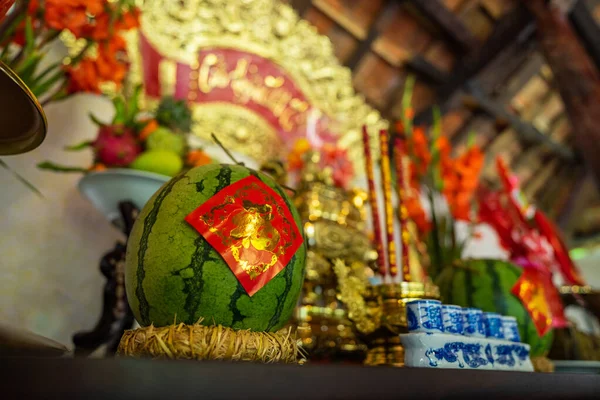 Großaufnahme Einer Wassermelone Auf Dem Altar Der Vorfahren Während Der — Stockfoto