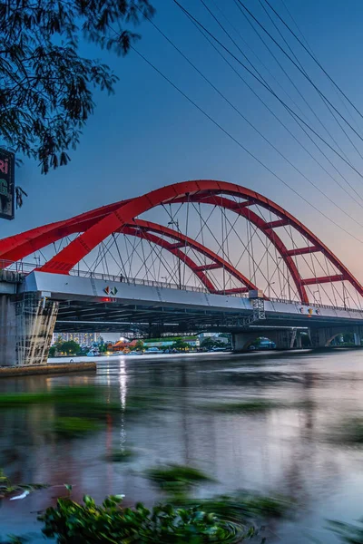 Vacker Solnedgång Binh Loi Bridge Nya Och Gamla Natten Rusningstid — Stockfoto