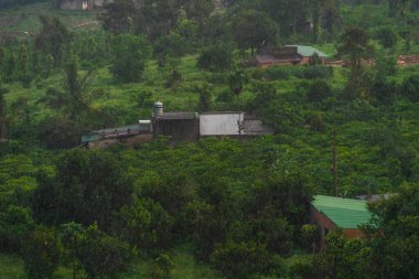 Bao Loc şehri yakınlarındaki güzel bir vadi ve dağ manzarası, Lam Dong vilayeti, Vietnam. Seyahat ve manzara konsepti