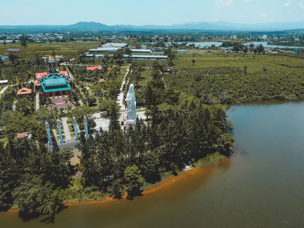 Veduta Aerea Della Pagoda Hoa Nghiem Nella Città Bao Loc — Foto Stock