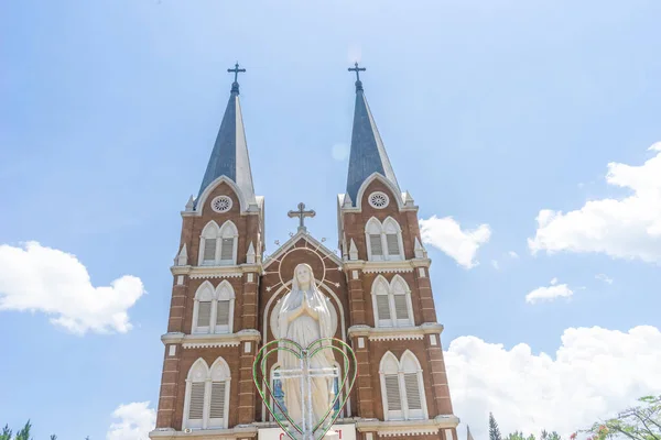Church Holy Mother 이름은 Thanh Mau Church 베트남의 타운에 교회이다 — 스톡 사진