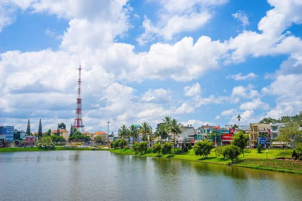 Ciudad Bao Loc Vietnam Mayo 2021 Vista Del Pequeño Lago — Foto de Stock
