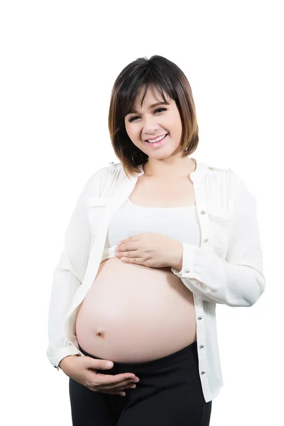 Retrato de la hermosa mujer embarazada de 9 meses posando feliz — Foto de Stock