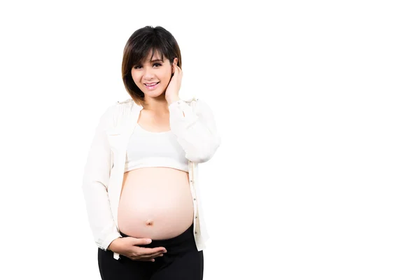 Портрет красивой 9-месячной беременной женщины счастливая поза — стоковое фото