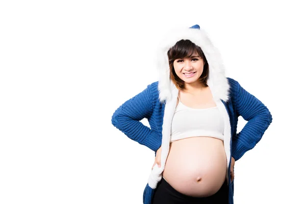 Retrato de la hermosa mujer embarazada de 9 meses posando feliz — Foto de Stock