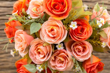 yapay gül buket arka planda, seçici odak