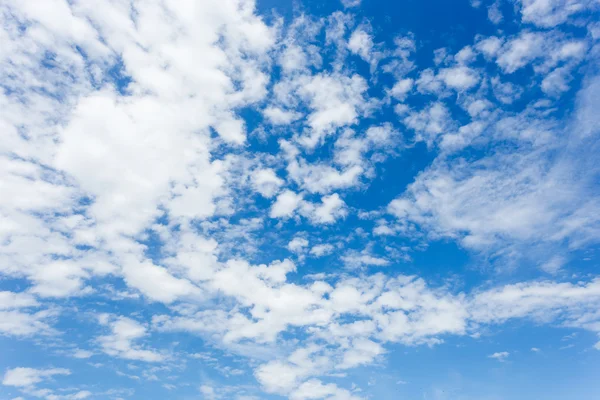 Nube en el cielo azul fondo abstracto — Foto de Stock