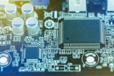 Elektrik devresi ana tahta bilgisayardan görüntüsünü kapatmak