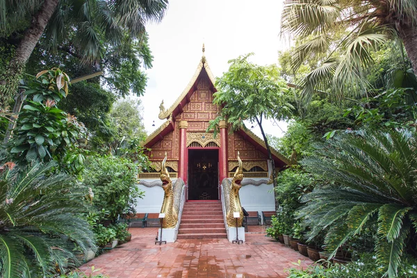 Templo budista, Wat Pra Kaew en Chiang Rai, Tailandia — Foto de Stock