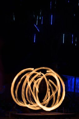 ateş, gece dans gösterisi