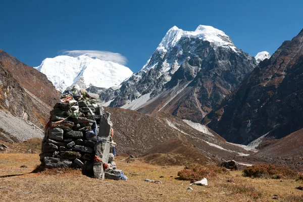Dua bayrakları Langtang Vadisi, Himalayalar, Nepal — Stok fotoğraf